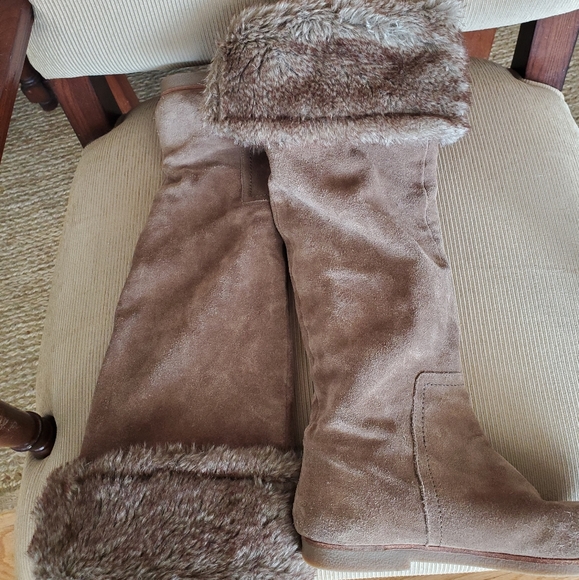 Sam Edelman tall tan suede, faux fur cuff at knee - Picture 4 of 7